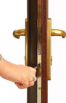 https://www.handlestore.com/media/.renditions/wysiwyg/Blog/Euro-Cylinder-Screw-Location.png