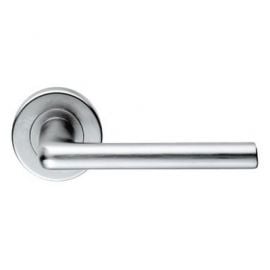 Z31 Uno Lever Rose Door Handle Chrome Polished 
