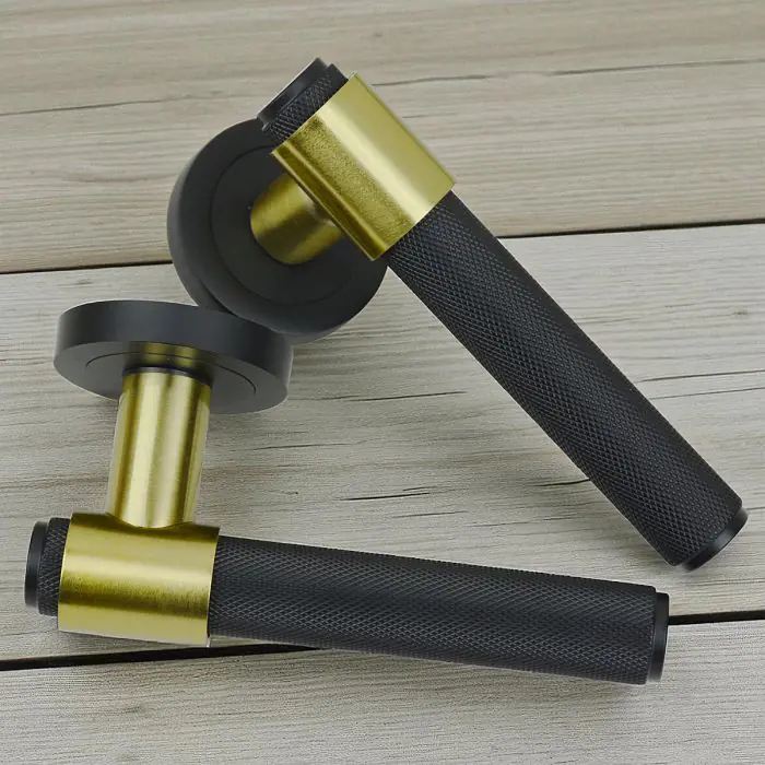 Z721 Knurled Lever Collar Door Handle | Handlestore