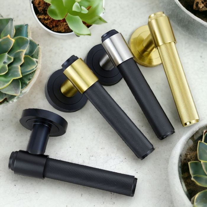 Z721 Knurled Lever Collar Door Handle Handlestore