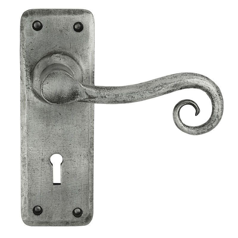 z128-pewter-lock-door-handle.jpg
