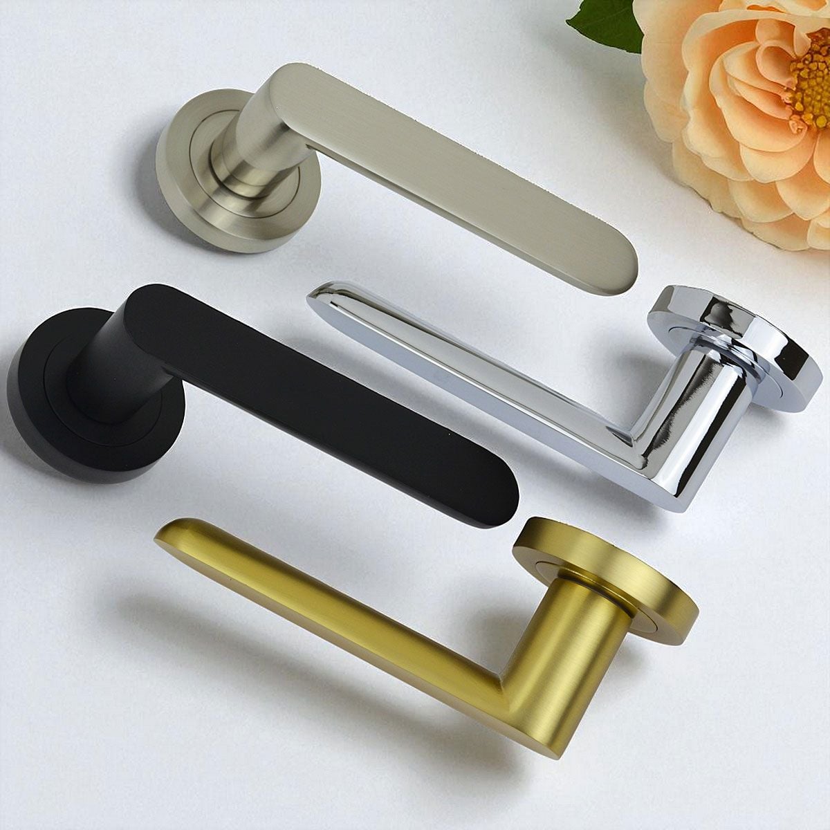 Z750 Modern Lever Rose Door Handle | Matt Black & Satin Brass